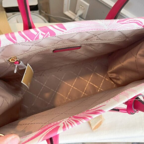 NWT Michael Kors Tote - Picture 3 of 9